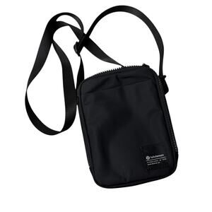 Lululemon Easy Access Crossbody Bag Black Purse Zip Pocket Adjustable Strap